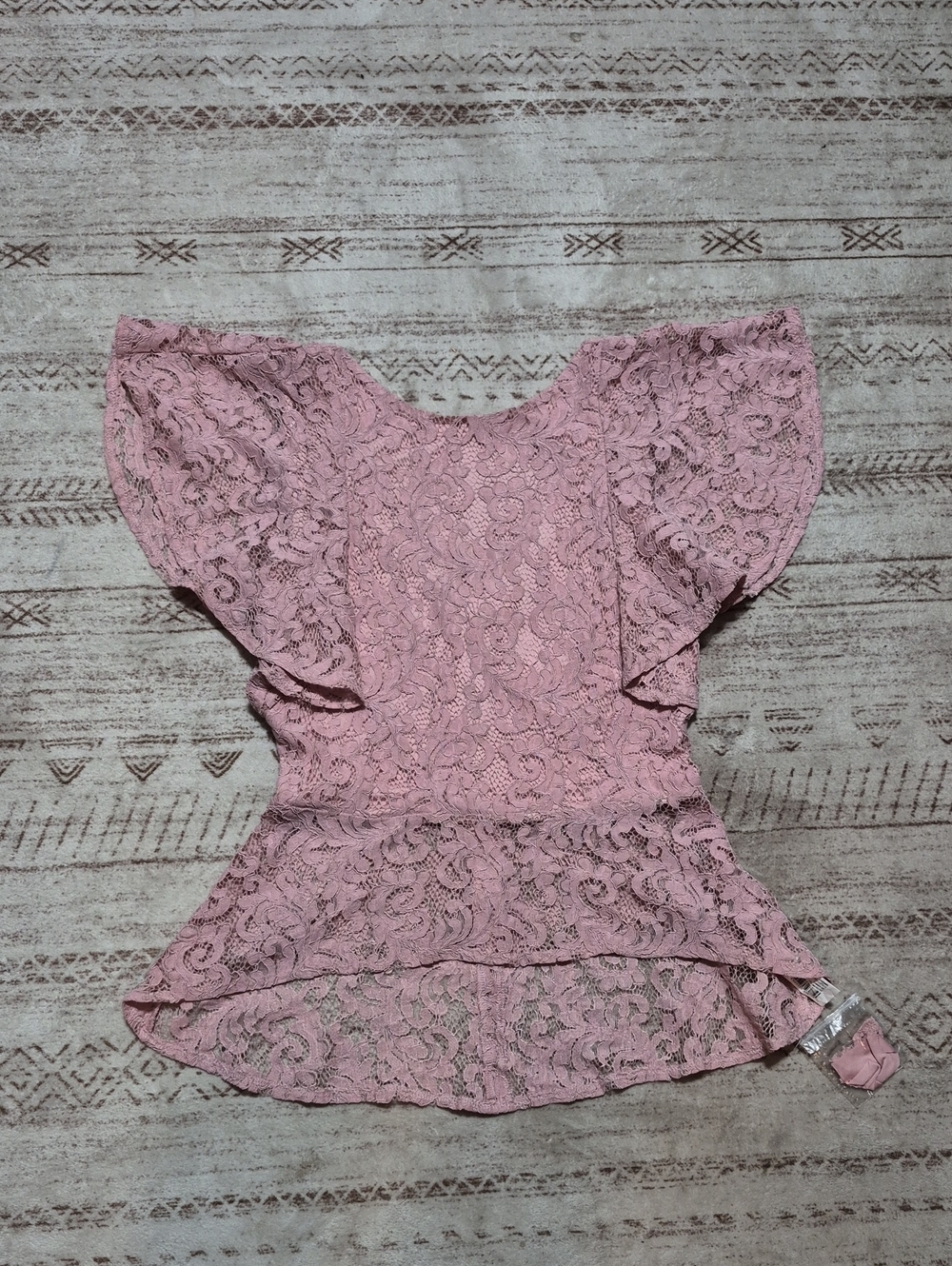 Lace Flutter-Sleeve Blouse in Dusty Pink